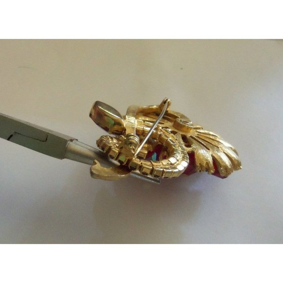 Mid-Century Aurora Borealis Rhinestone Brooch - Picture 3 of 9